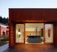 Экологичный дом с фасадом из кортеновской стали