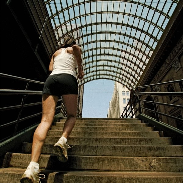 Бег по лестнице —эффективный способ подкачать ягодицы