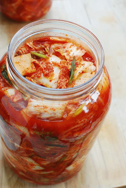 Кимчи —  самое популярное блюдо в Северной и Южной Корее