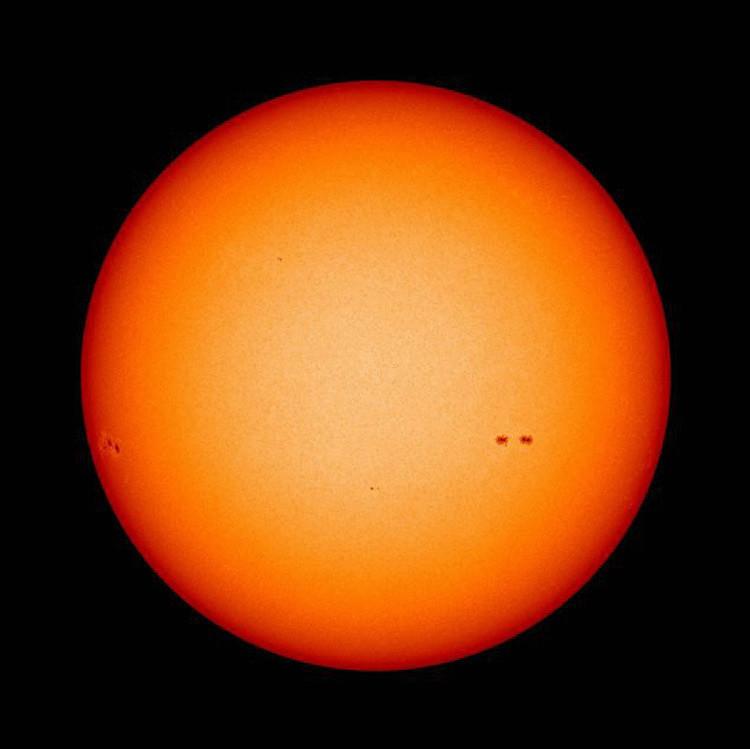 Аппарат НАСА снял видео с извержением на Солнце +видео