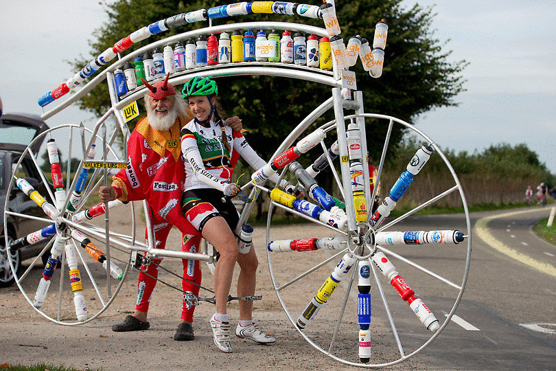 Немецкий дизайнер велосипедов Диди Сенфт создал велосипед к чемпионату 2014