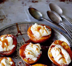 Жареные персики с медовым маслом: восхитительный летний десерт!