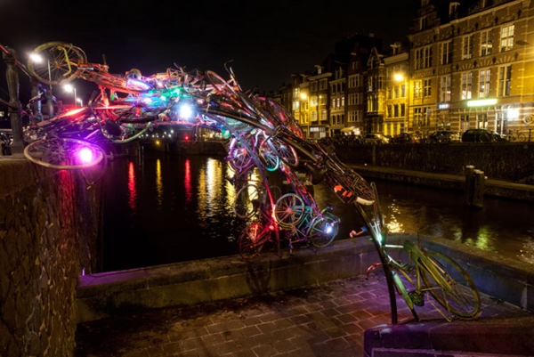 Фестиваль света в Амстердаме: LED освещение раскрасило город в волшебные цвета