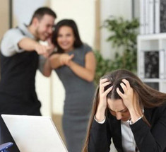 Травля на работе: Как не стать жертвой моббинга