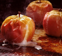 Десерт, который не полнит: оригинальные рецепты печеных яблок