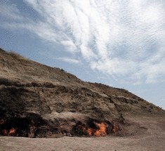 В Азербайджане существует необычная гора, которая постоянно горит