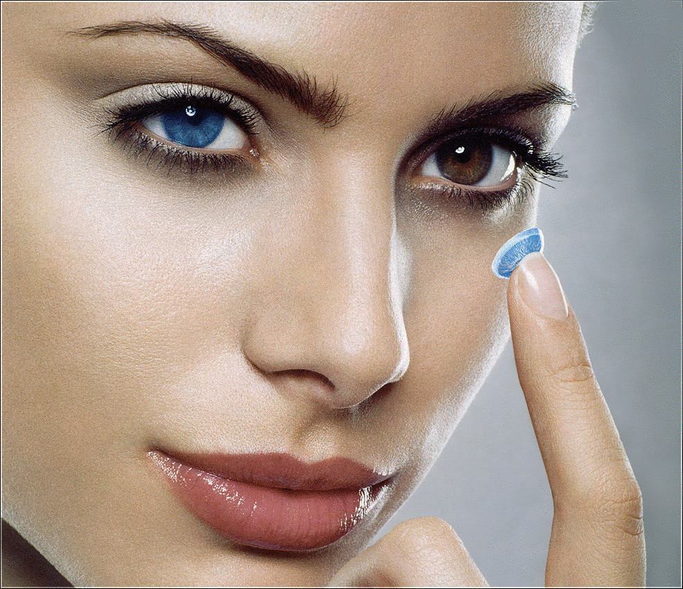 На смену Google Glass придут "умные" контактные линзы