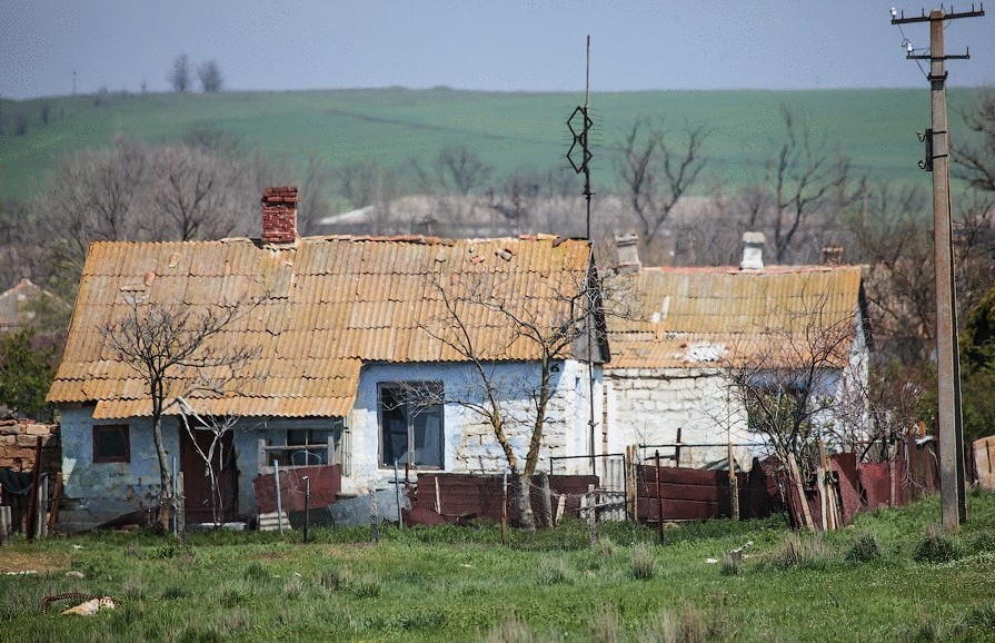 Контрасты некурортного Крыма, или никому не нужные люди