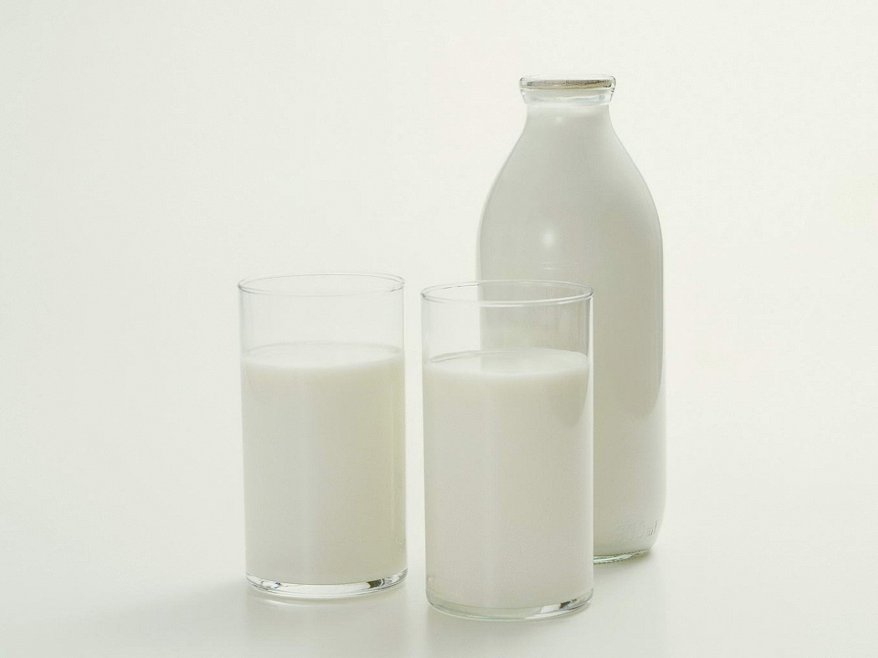 Стакан молока утром поможет проснуться