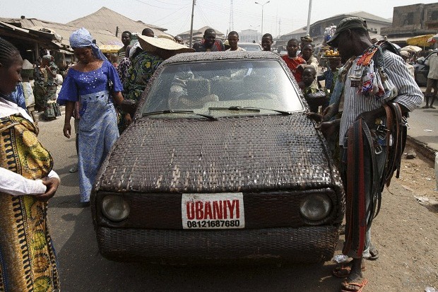 Плетеный автомобиль из Нигерии