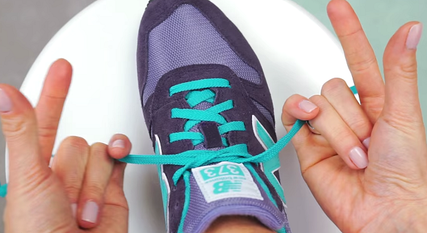 Как завязать шнурки за 2 секунды