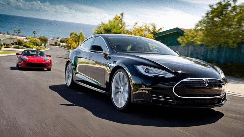 К 2018 году Tesla выпустит 4 новые модели электромобилей