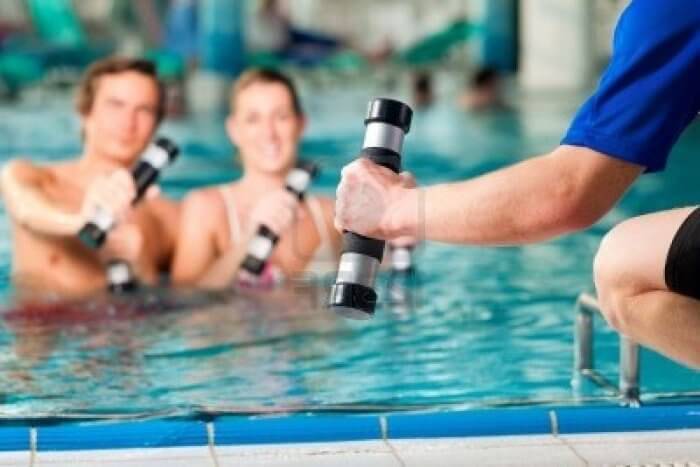 Как бассейн помогает похудеть