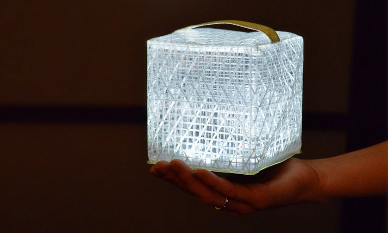 Solarpuff – фонарик на солнечных батареях, построенный на принципах оригами