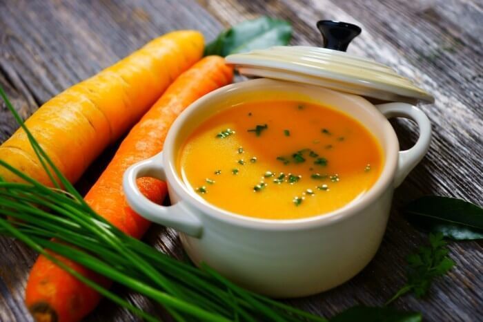 Морковный крем-суп с клецками из сливочного сыра