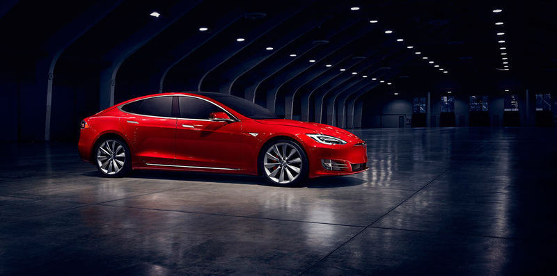 Tesla Model S стала самым быстрым серийным автомобилем