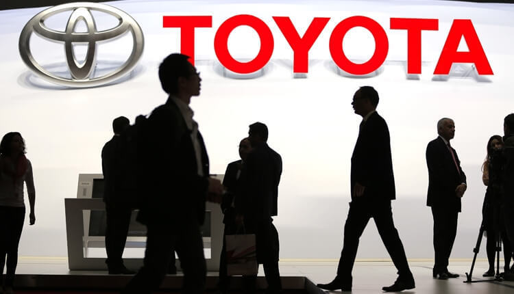 Toyota улучшит характеристики аккумуляторов для электромобилей