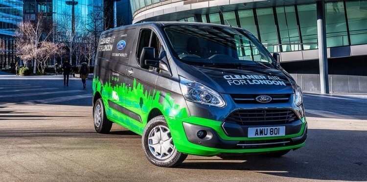 Ford надеется сделать воздух Лондона немного чище с помощью гибридных фургонов
