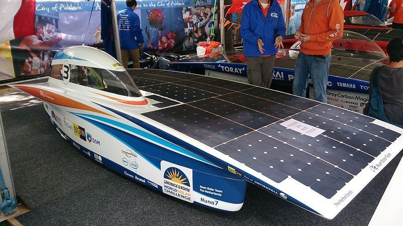 Самый быстрый электромобиль на солнечной энергии 