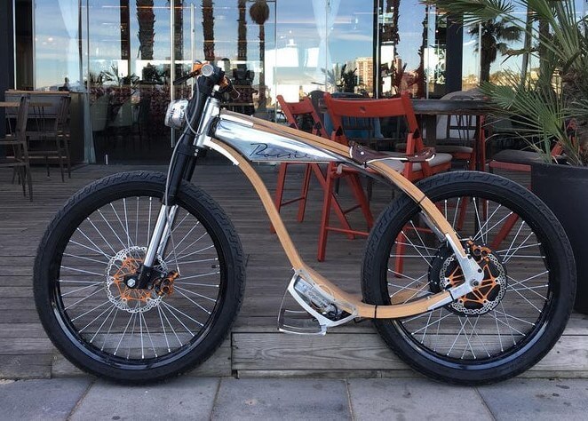 Кафе-рейсер Rocsie - деревянный электромотоцикл в стиле ретро