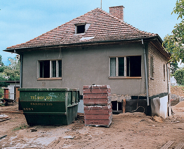Реконструкция дома с сохранением стиля фасада
