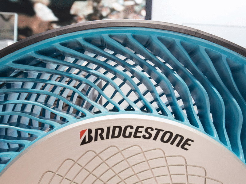 Bridgestone представила новые шины, которые никогда спускают