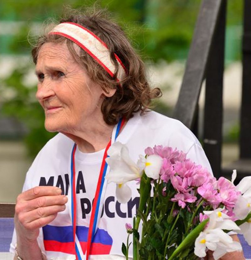 Пенсионерка из России пробегает почти 120 километров за сутки