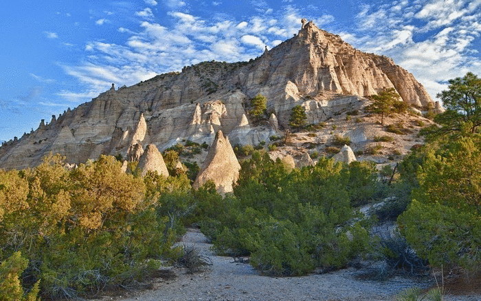 Каша-Катуве, или Скалы-Палатки: уникальная природная достопримечательность в США 