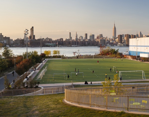 В Бруклине строят парки на месте заброшенных промзон