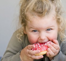 Строгость родителей: как фактор ожирения детей