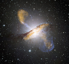 Обнаружена галактика с неактивными черными дырами