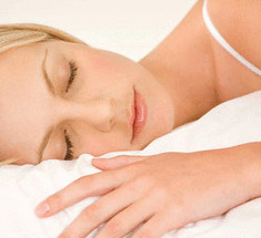 Сон в освещенной комнате повышает риск ожирения