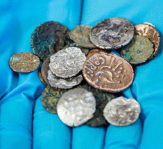 Тайник с римскими и варварскими монетами, пролежавшими нетронутыми более 2000 лет