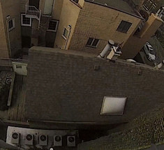 Прыжок на крышу соседнего дома глазами каскадера