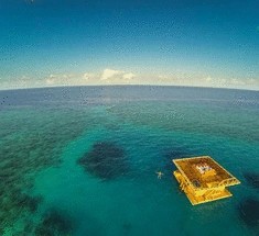 Подводный курорт Manta Resort