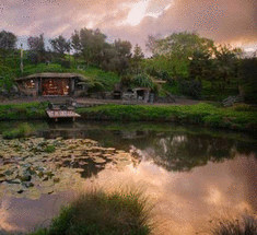 Необычный дом из природных материалов на семейной ферме в Новой Зеландии