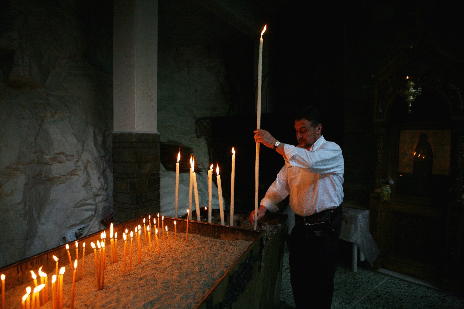 Оздоровление души - зачем ставить свечи в храме