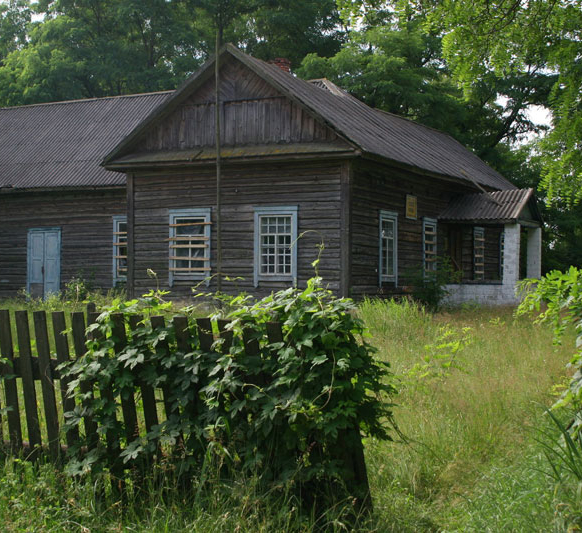 Белоруссия деревня половинный лог фото Парк арт-скамеек в деревне. Спасаем деревню!