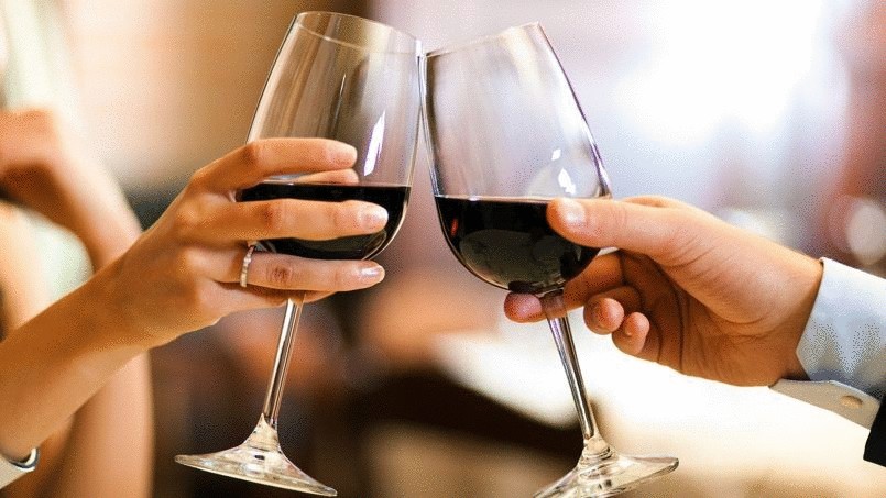 Может ли красное вино предотвратить кариес