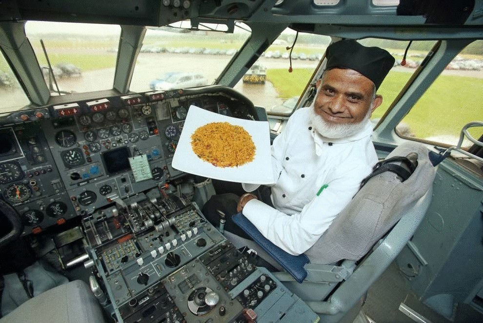 Шеф-повар открывает ресторан индийской кухни в самолете