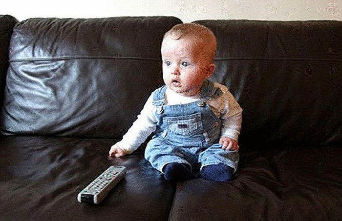 Телевизор мешает развитию речи у маленьких детей