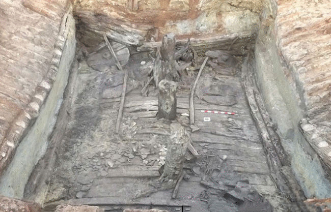 В Грузии обнаружена богатая гробница с двумя колесницами