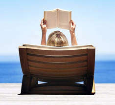 Что почитать в отпуске: 6 свежих книг 