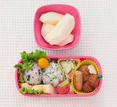 Государственный хэппи мил: как японских школьников приучают к здоровому питанию
