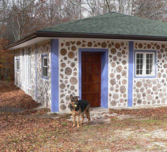 Комбинированный дом из глиночурок и из соломенных блоков