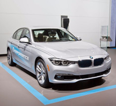 BMW представил новый гибридный 330e iPerformance 2017