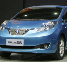 Nissan начинает выпуск бюджетного электрокара