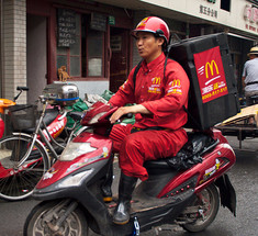 В Китае заменят скутеры мини-элетромобилями