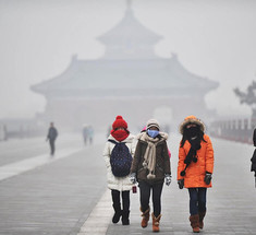 В Китае запустили гигантский очиститель от смога на солнечной энергии
