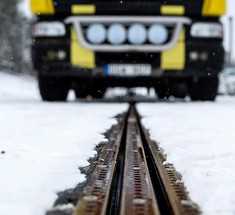 Первая в мире дорога для подзарядки движущихся электромобилей появится в Швеции